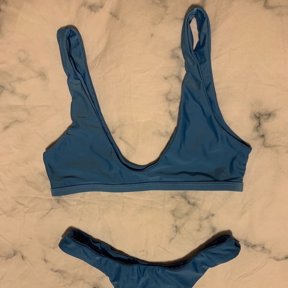 Blue Bikini - Picture 4 of 6